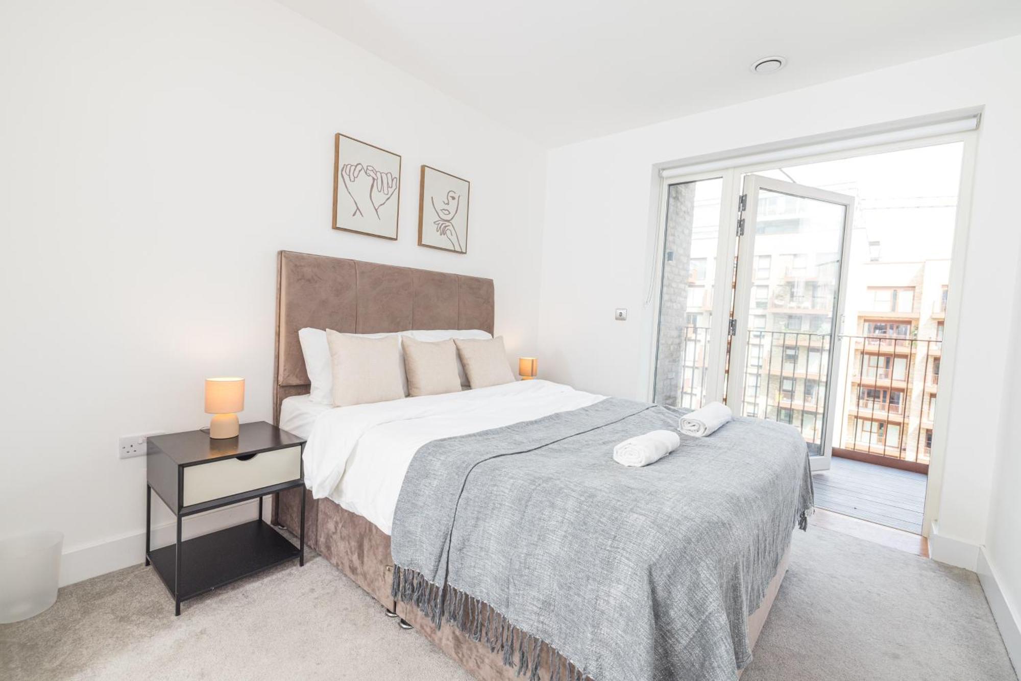 City Escape - Royal Wharf Londyn Zewnętrze zdjęcie